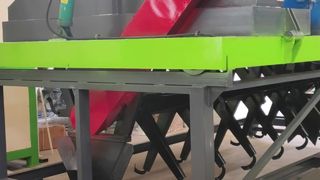Hydrauliczna przerzucarka kompostu typu korytowego